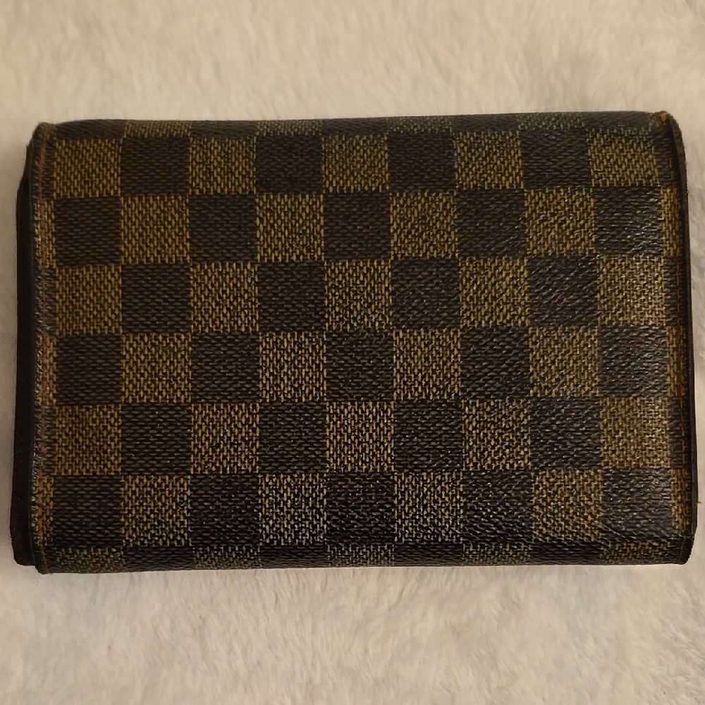 Louis Vuitton Checkered Wallet - Picture 3 of 9